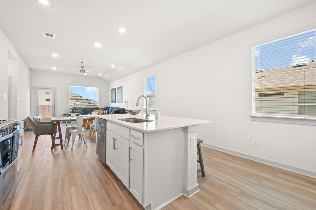 526 Millbrook Blvd - Photo 9