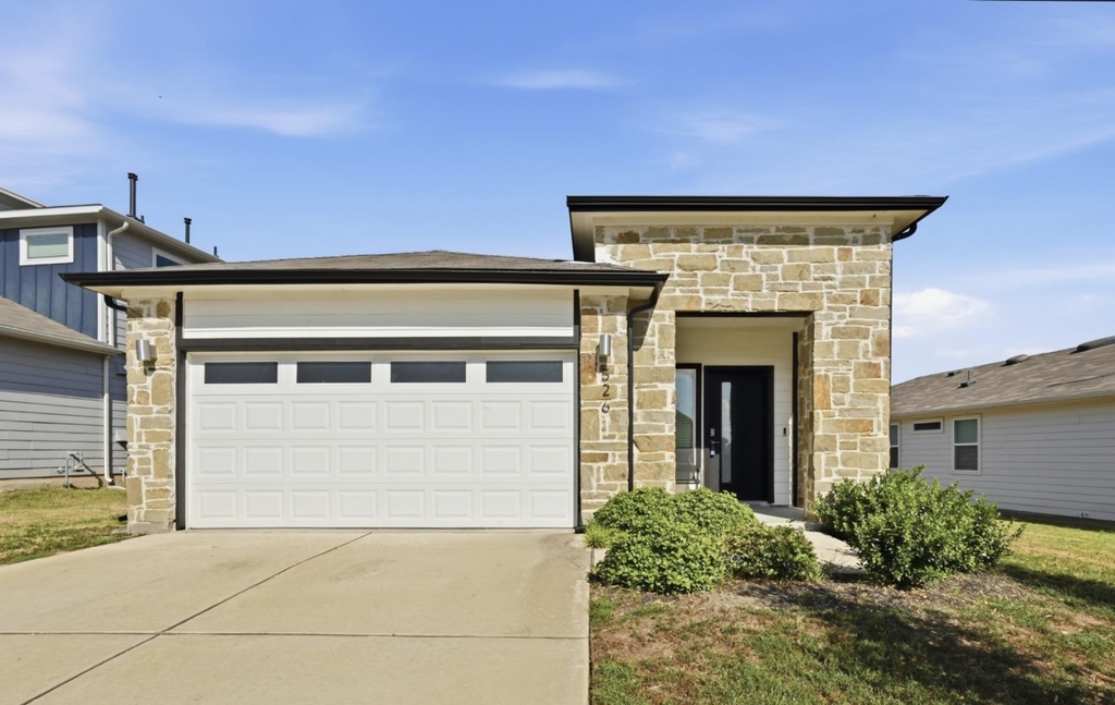 526 Millbrook Blvd - Photo 0