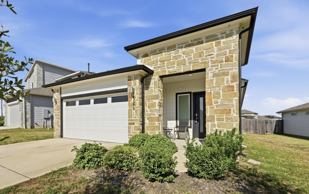 526 Millbrook Blvd - Photo 1