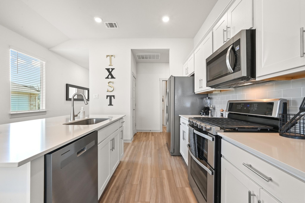 526 Millbrook Blvd - Photo 8