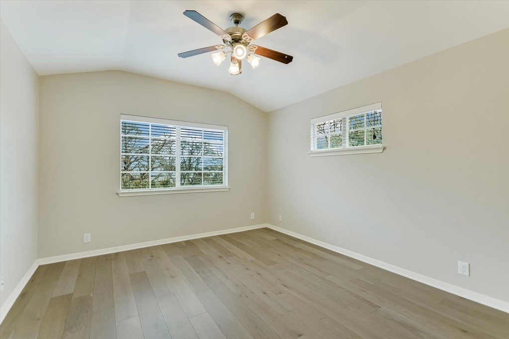1310 W Parmer Ln - Photo 16