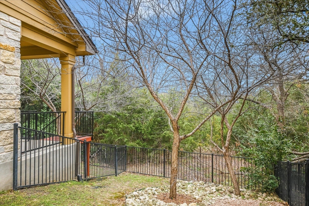 1310 W Parmer Ln - Photo 23