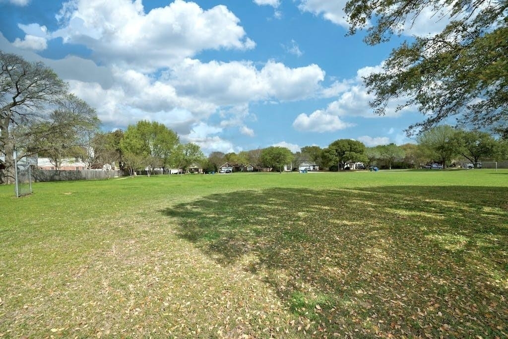 1205 Forest Oaks Path - Photo 32