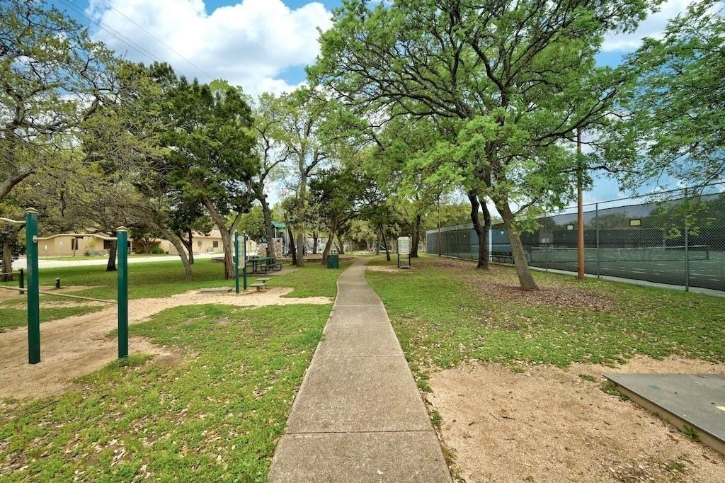 1205 Forest Oaks Path - Photo 36