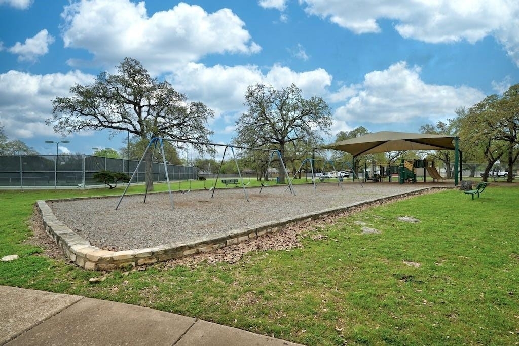 1205 Forest Oaks Path - Photo 31