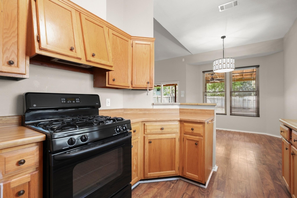 12600 Deer Falls Dr - Photo 4