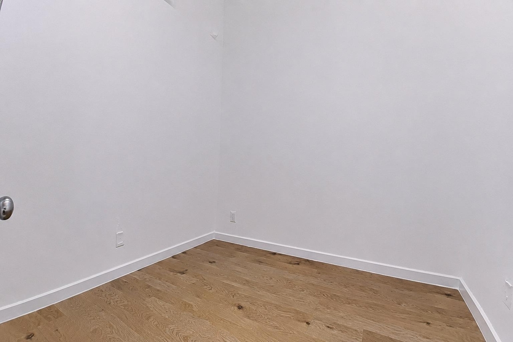210 Melrose St - Photo 12