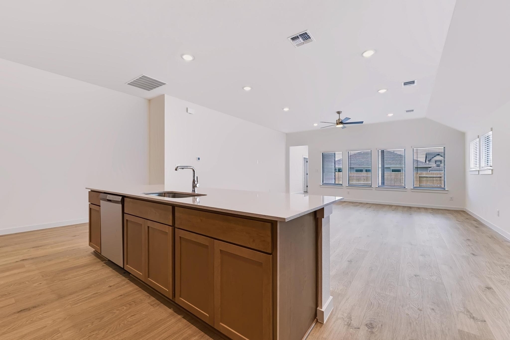 210 Melrose St - Photo 11