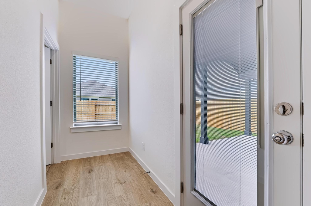 210 Melrose St - Photo 20