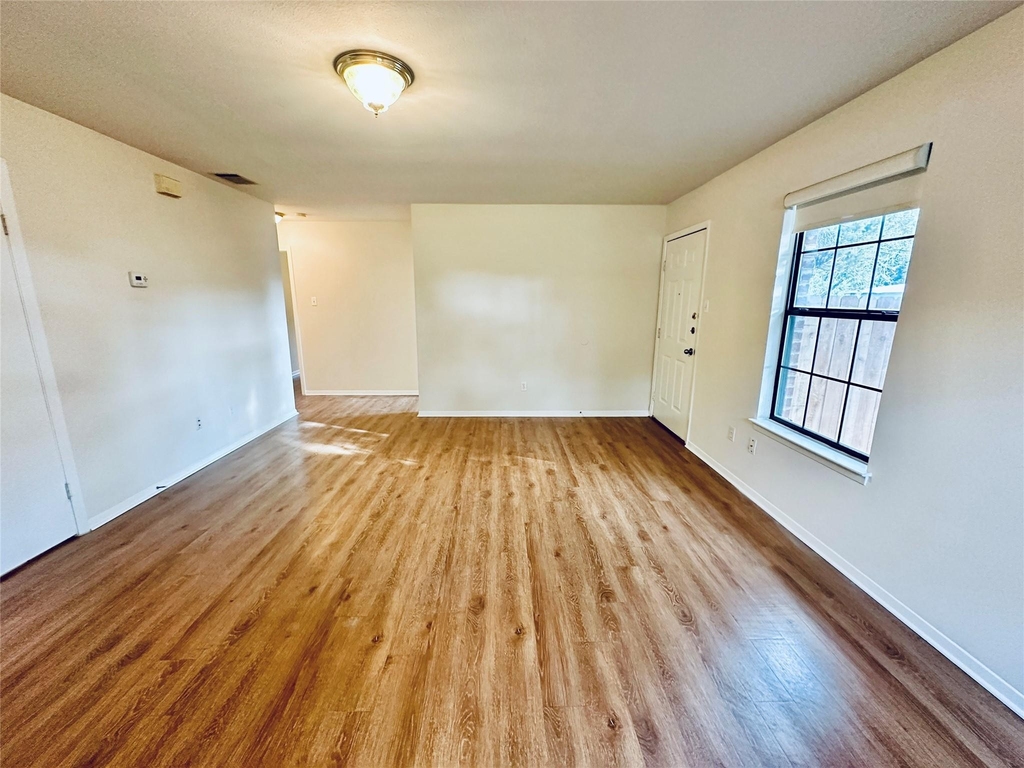 5207 Thunderbird St - Photo 4