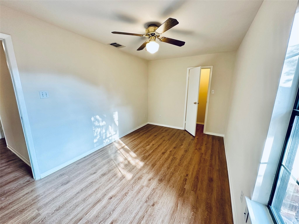 5207 Thunderbird St - Photo 16