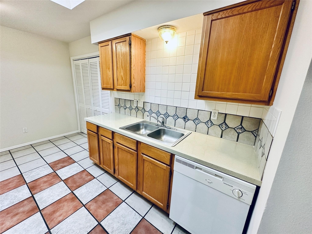 5207 Thunderbird St - Photo 11
