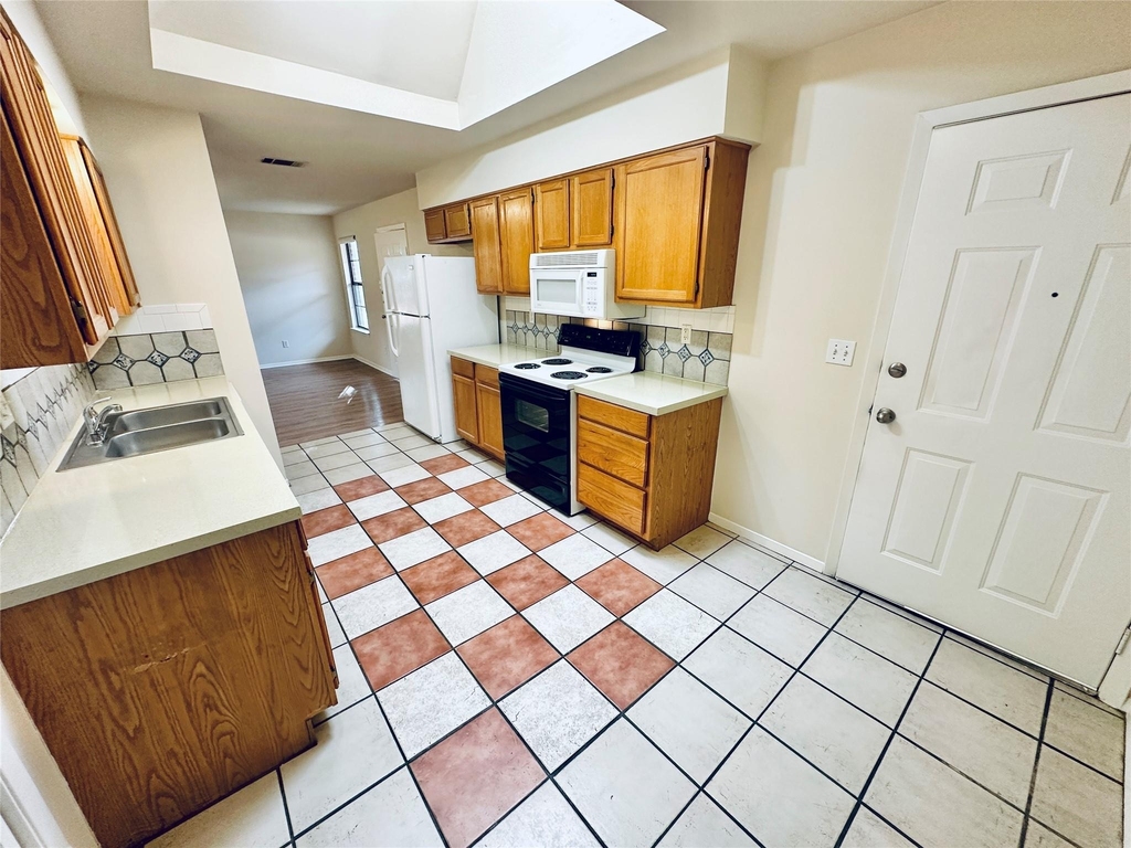 5207 Thunderbird St - Photo 12