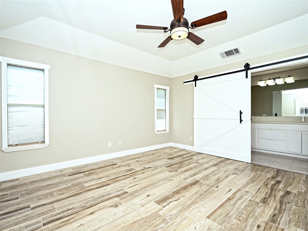 8406 Racine Trl - Photo 8