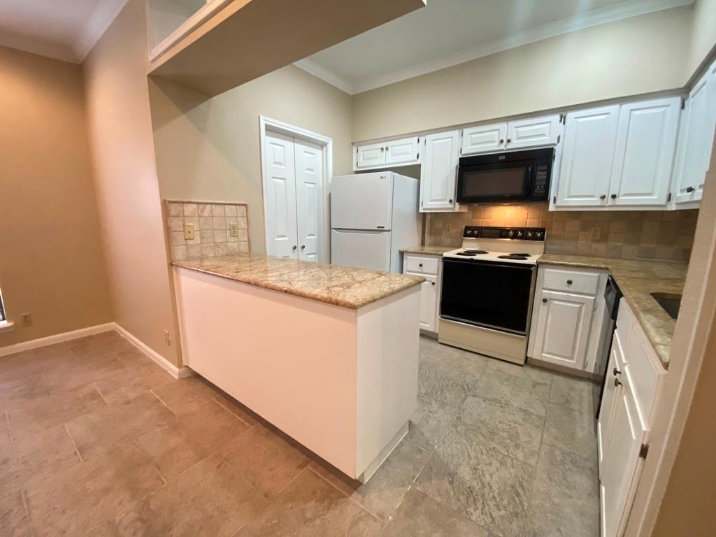 1307 Kinney Ave - Photo 7