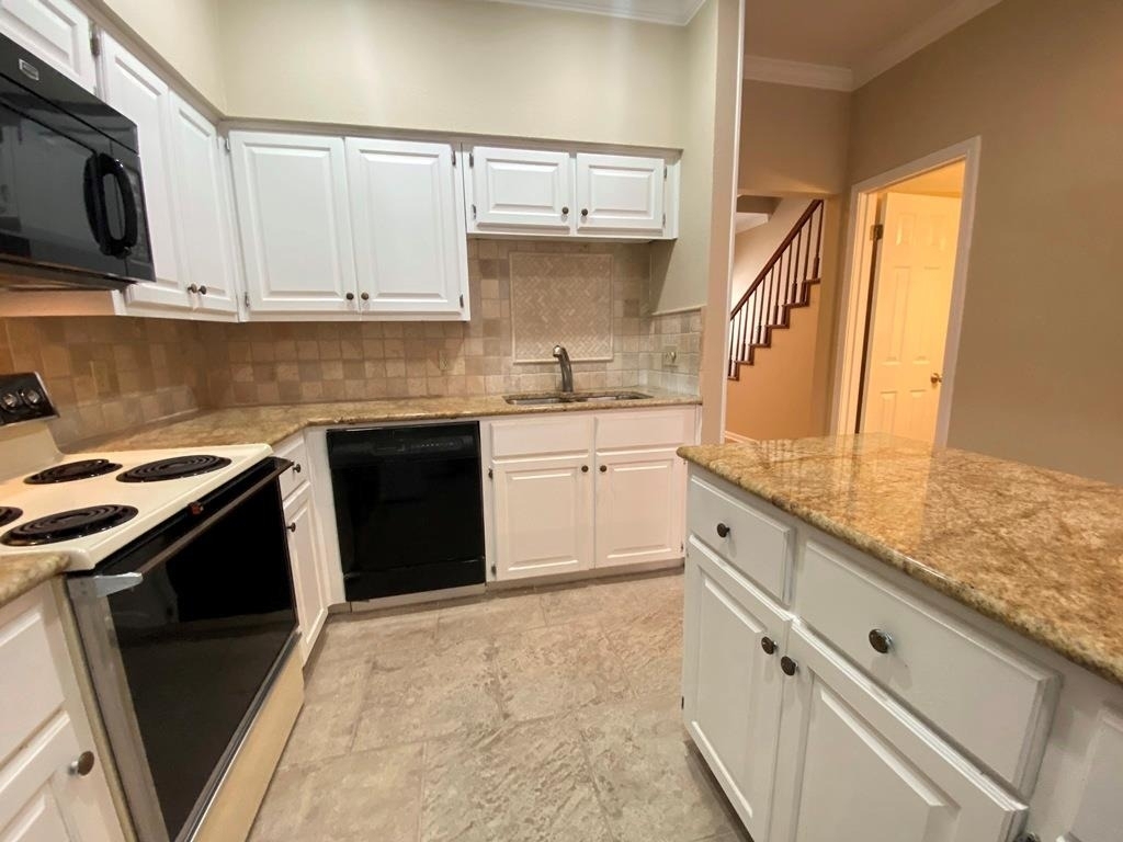 1307 Kinney Ave - Photo 9
