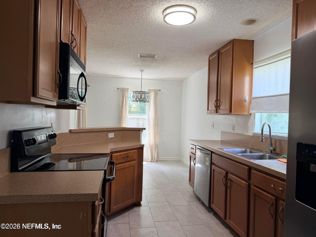 6423 Crimson Leaf Lane - Photo 1