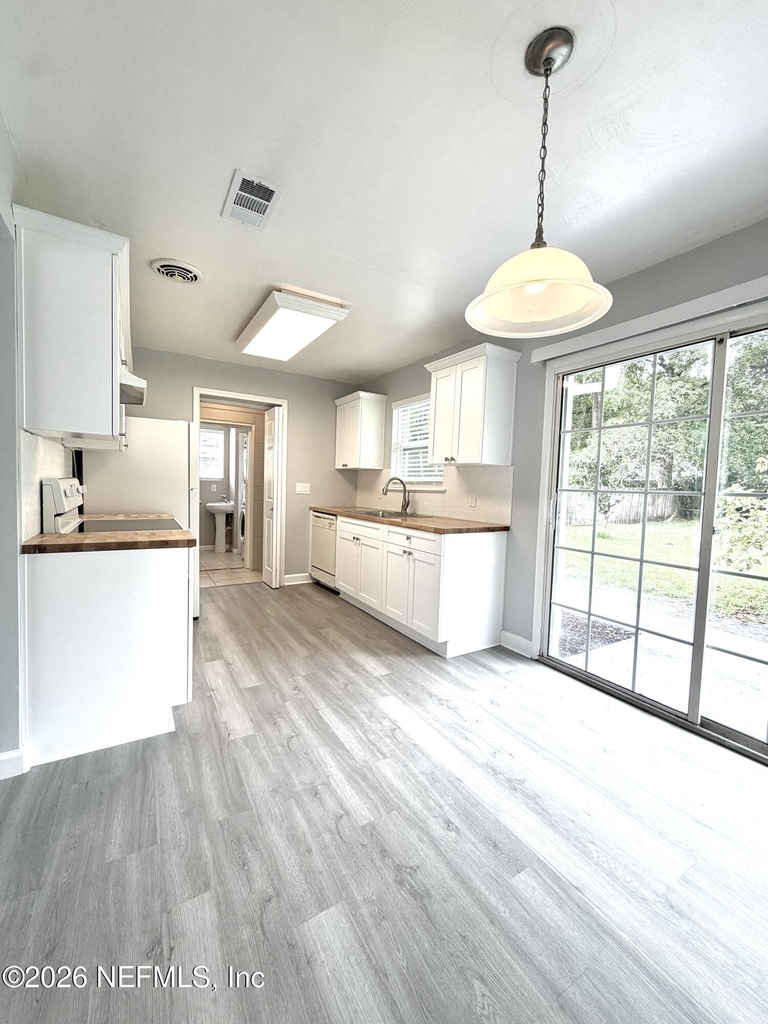 2460 Stein Street - Photo 8