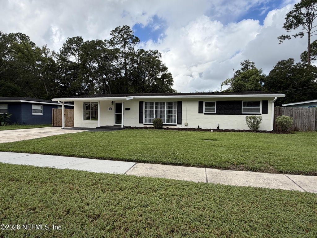 2460 Stein Street - Photo 0