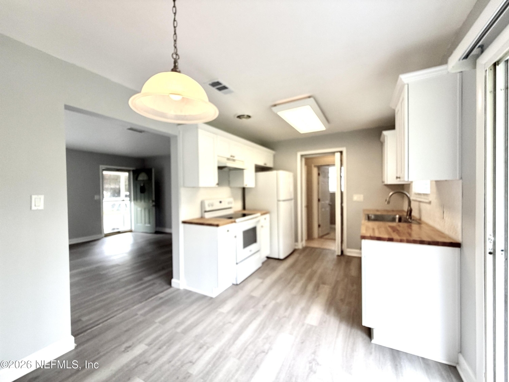 2460 Stein Street - Photo 1