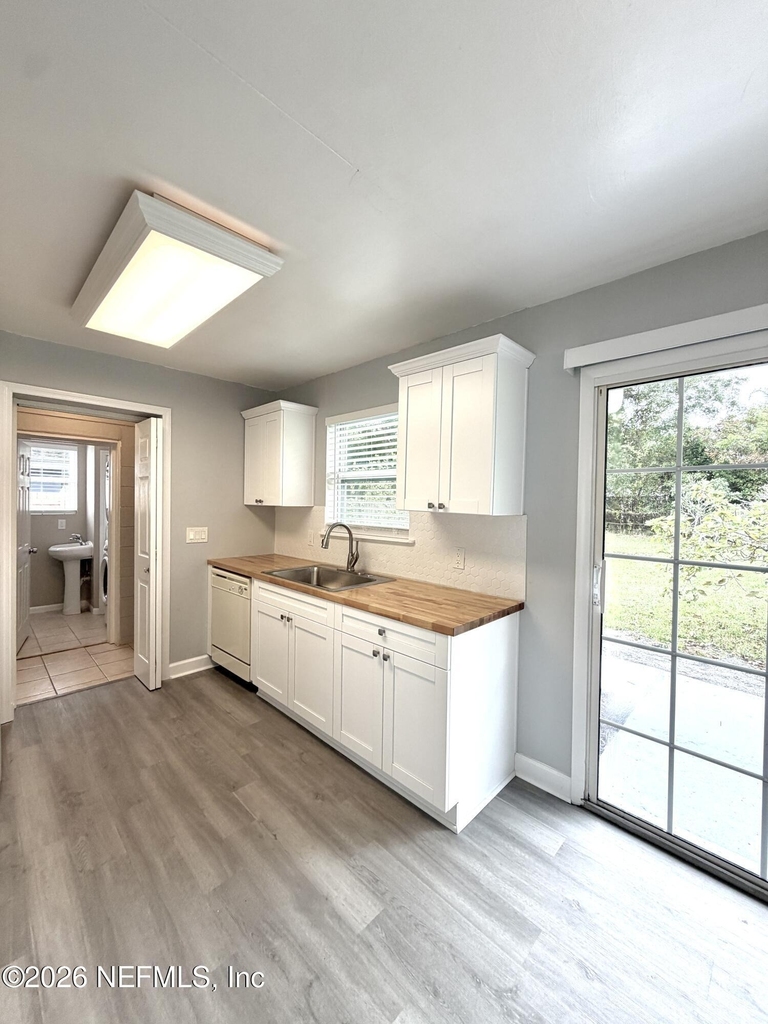 2460 Stein Street - Photo 7