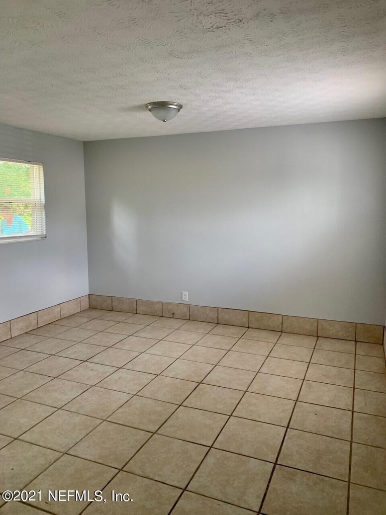 8009 Arble Drive - Photo 6