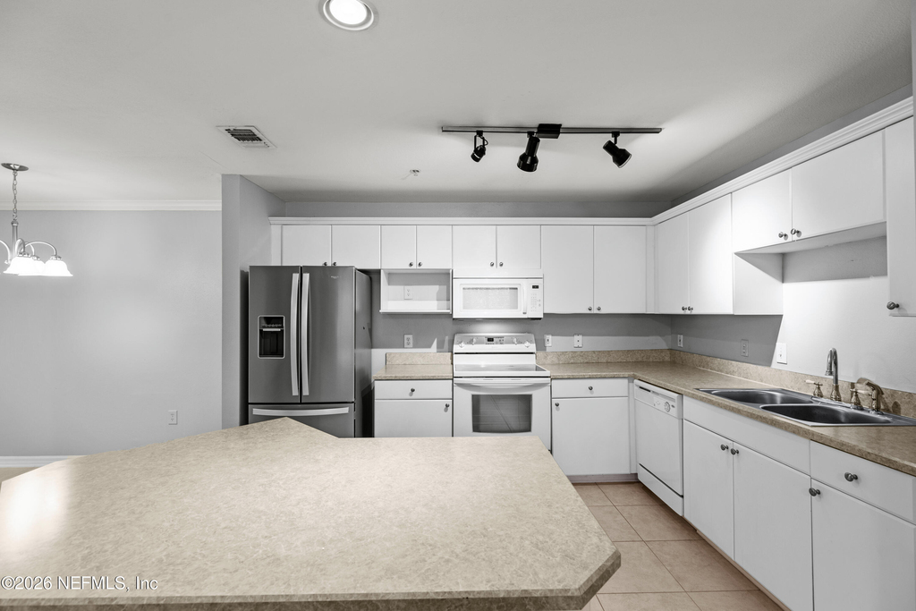 3591 Kernan Boulevard S - Photo 7