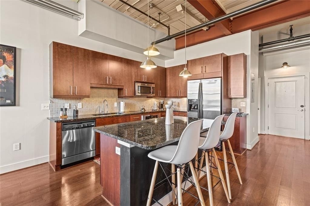 1261 Caroline Street Ne - Photo 0