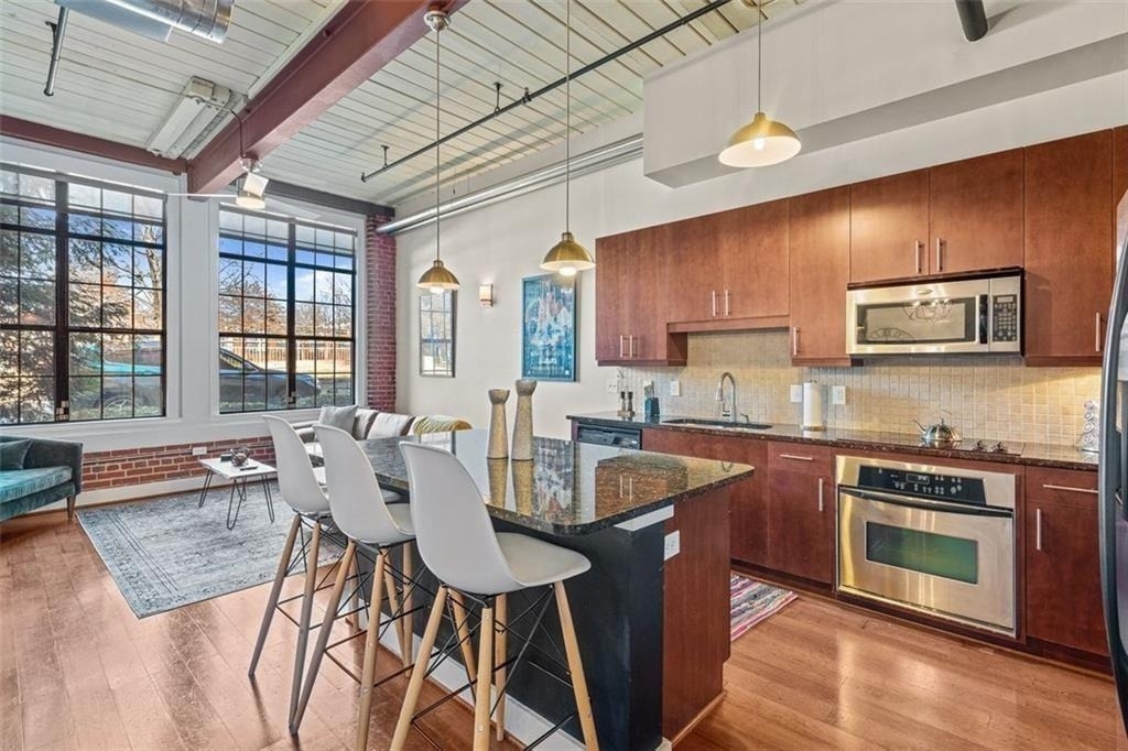 1261 Caroline Street Ne - Photo 2