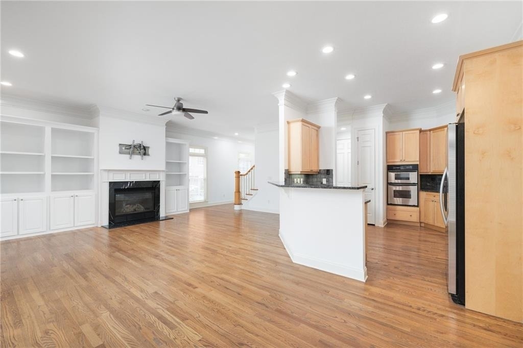 5468 Wentworth Street - Photo 2