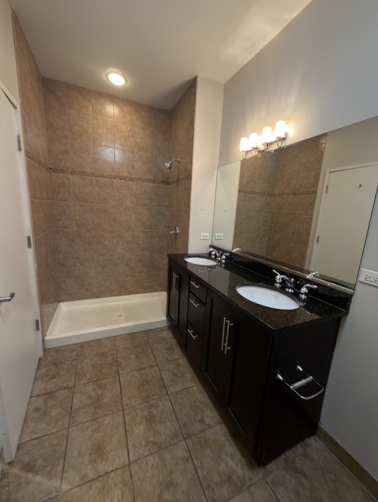 2240 W Madison Street - Photo 17