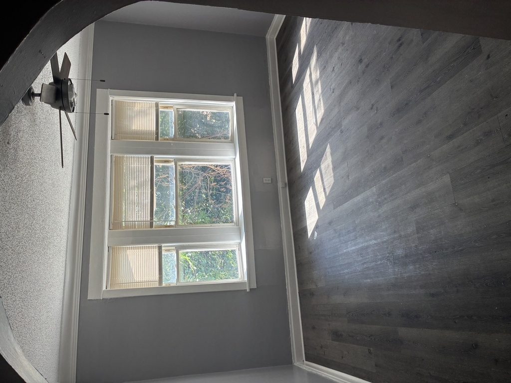 7547 S Union Avenue - Photo 0