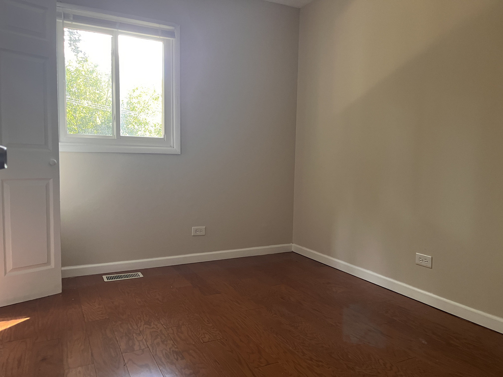 1851 Mckool Avenue - Photo 8