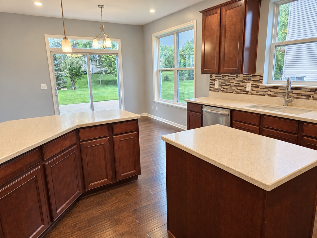 643 Seneca Street - Photo 7