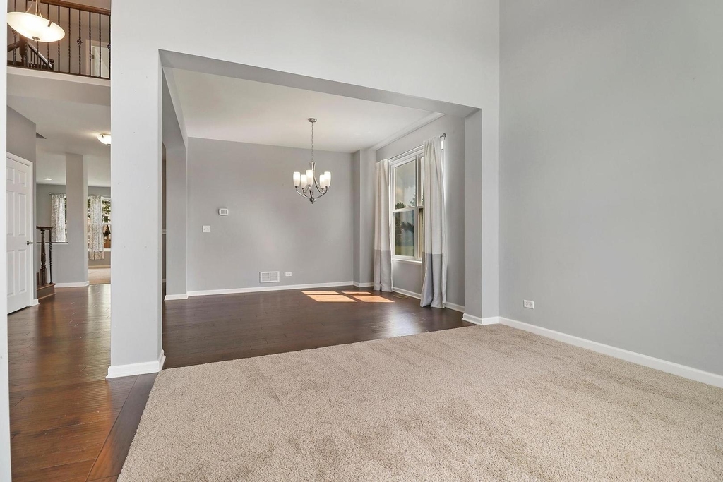 643 Seneca Street - Photo 4
