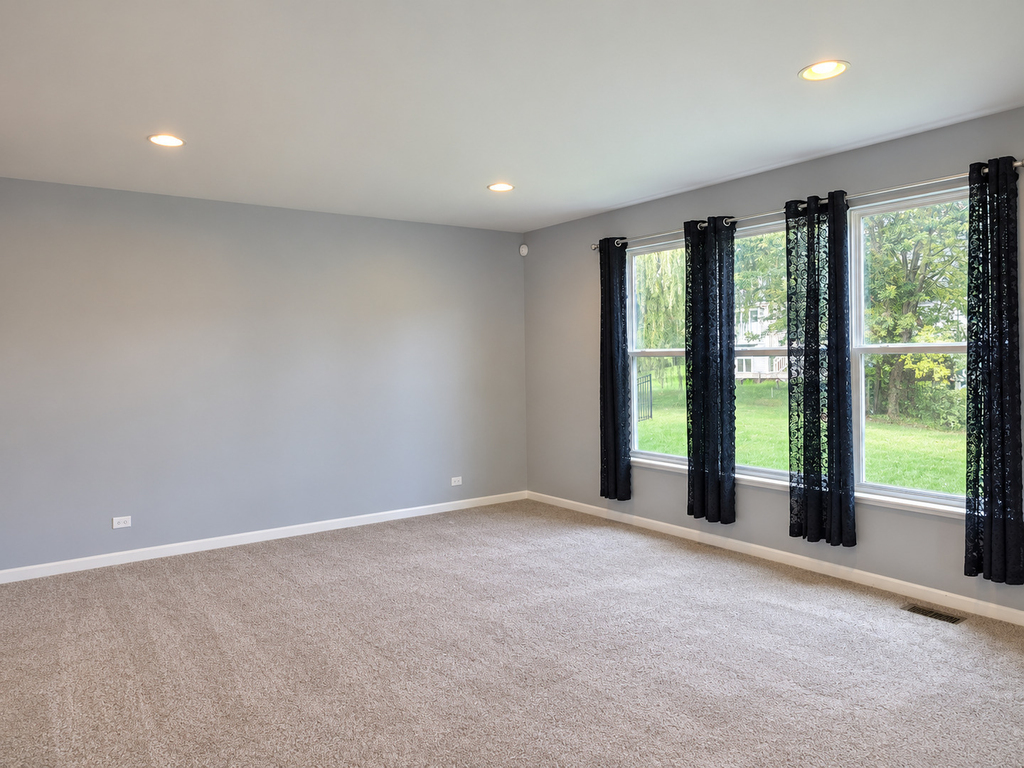 643 Seneca Street - Photo 12