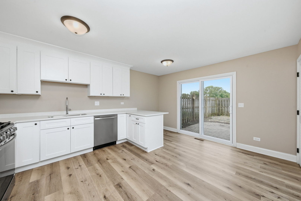 1140 Brunswick Lane - Photo 5