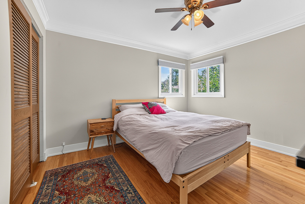 4615 Larch Avenue - Photo 8