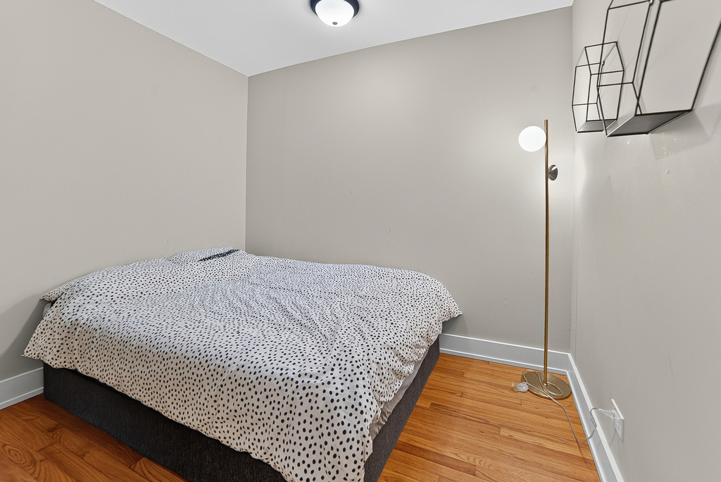 4615 Larch Avenue - Photo 13