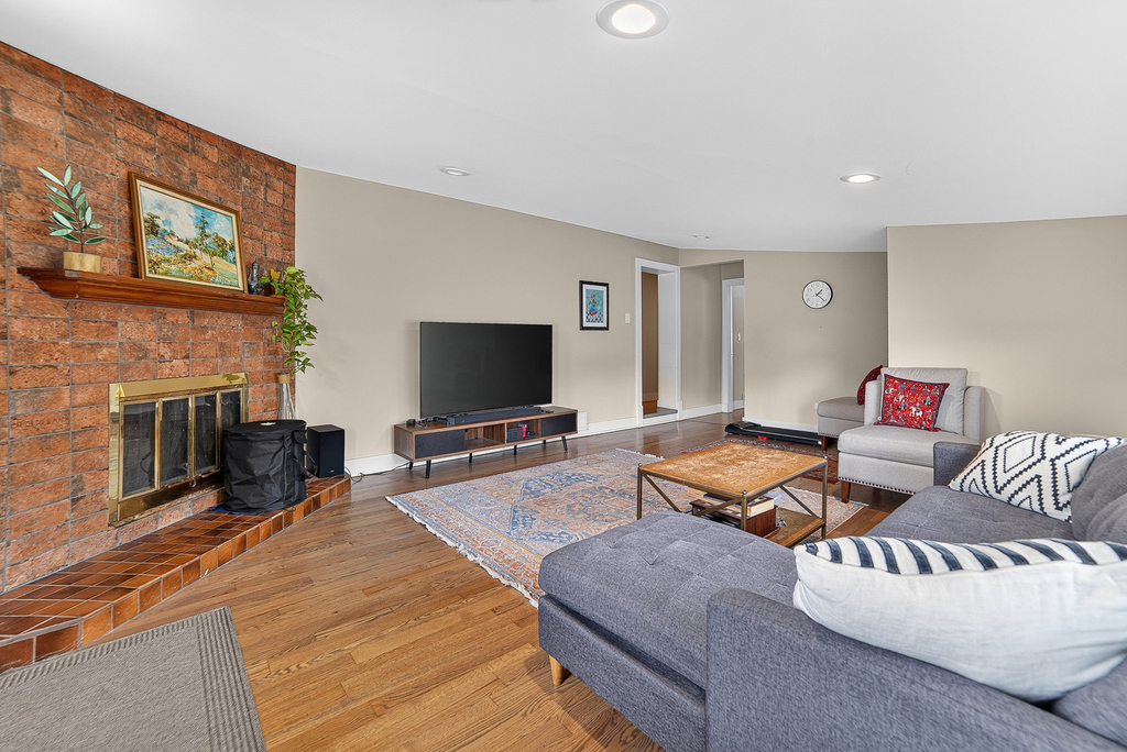 4615 Larch Avenue - Photo 7