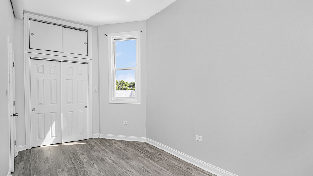 3227 W Beach Avenue - Photo 7