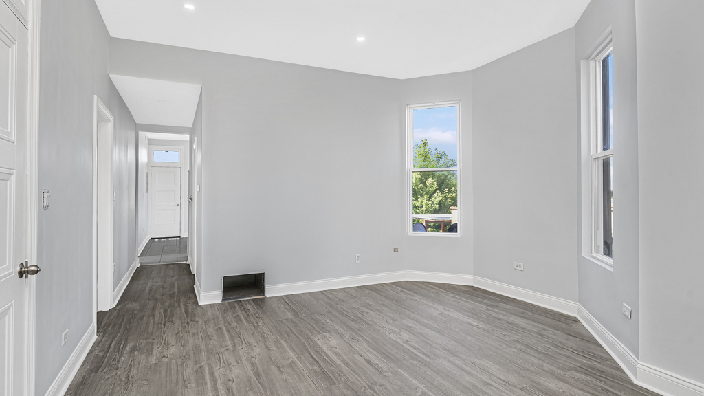 3227 W Beach Avenue - Photo 4