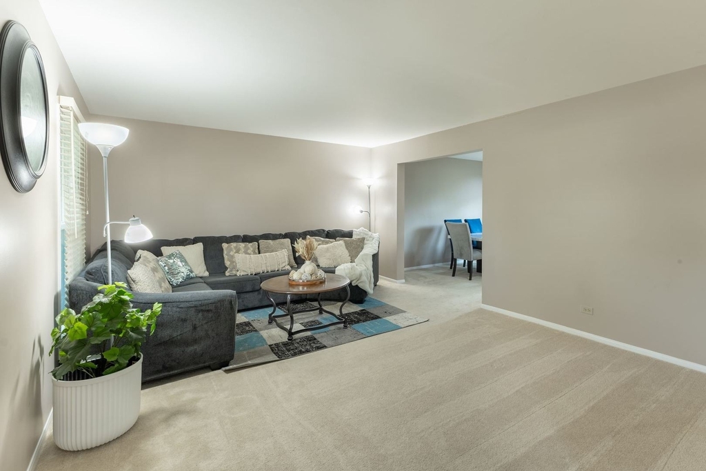 520 Highland Grove Drive - Photo 2