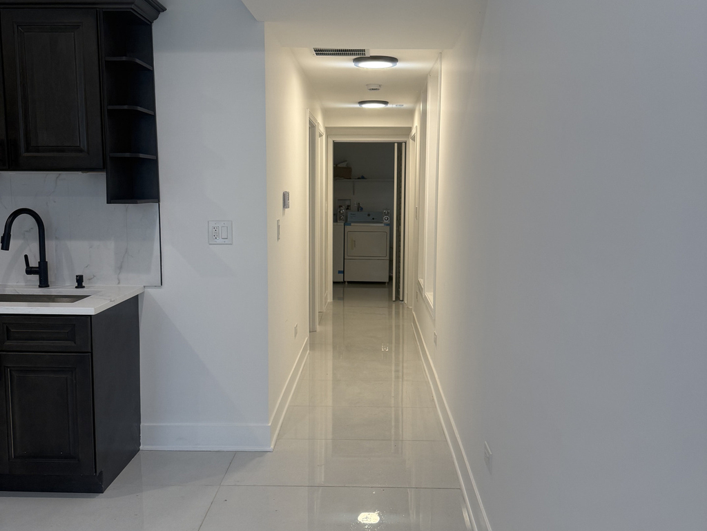 2702 S Union Avenue - Photo 2