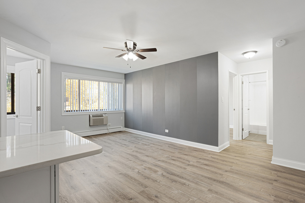 6029 N Winthrop Avenue - Photo 1