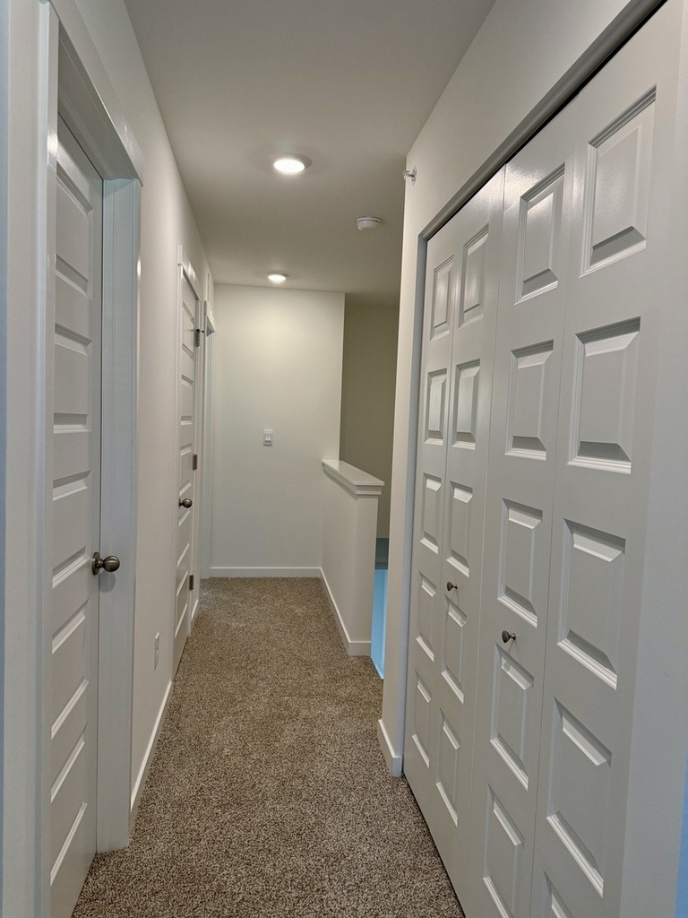 553 Yosemite Way - Photo 2