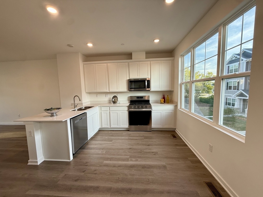 553 Yosemite Way - Photo 12