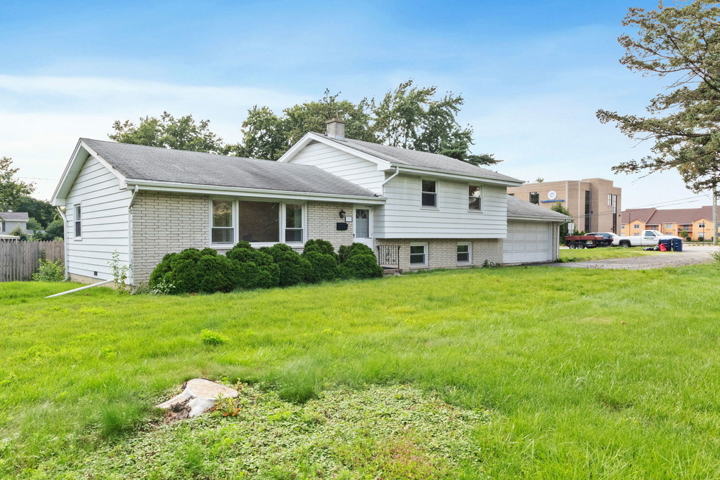 123 Ogden Avenue - Photo 1