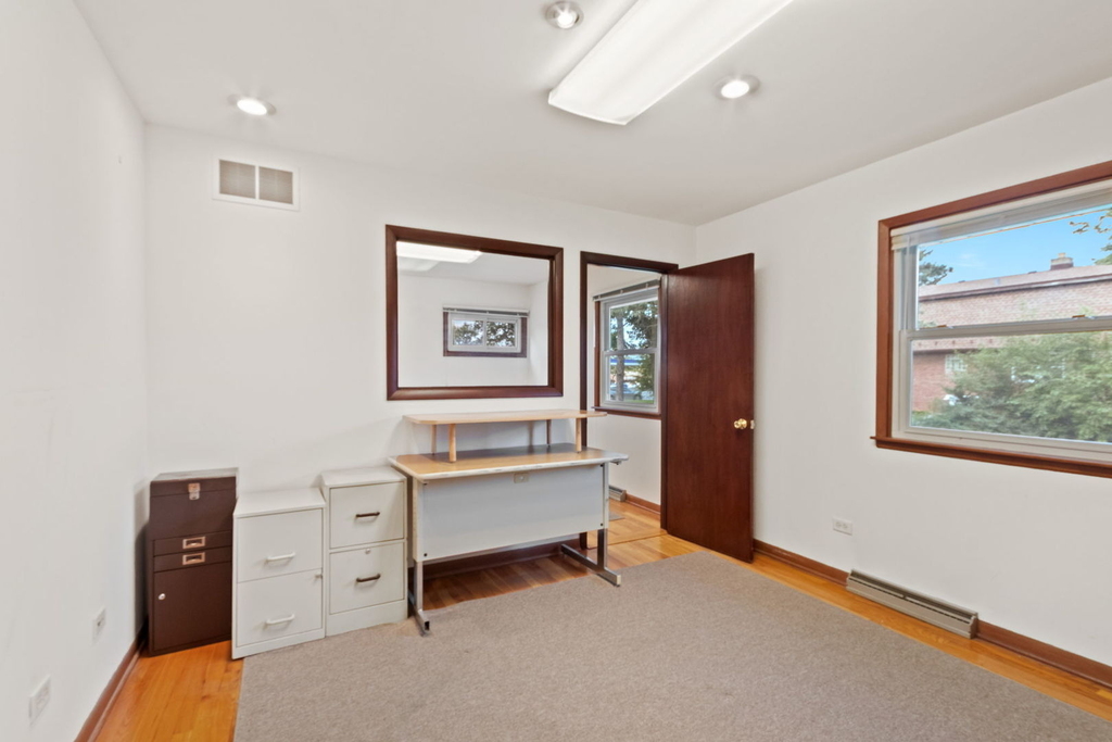 123 Ogden Avenue - Photo 4