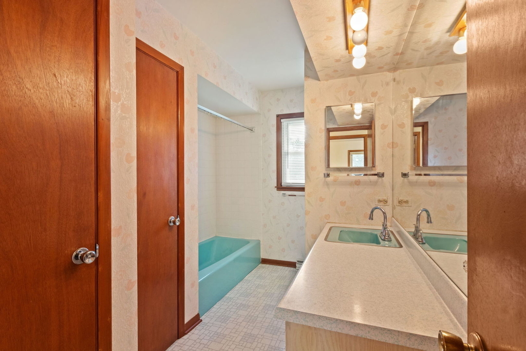 123 Ogden Avenue - Photo 30